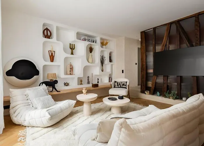 Amazing Flat In An Amazing Montmartre Street