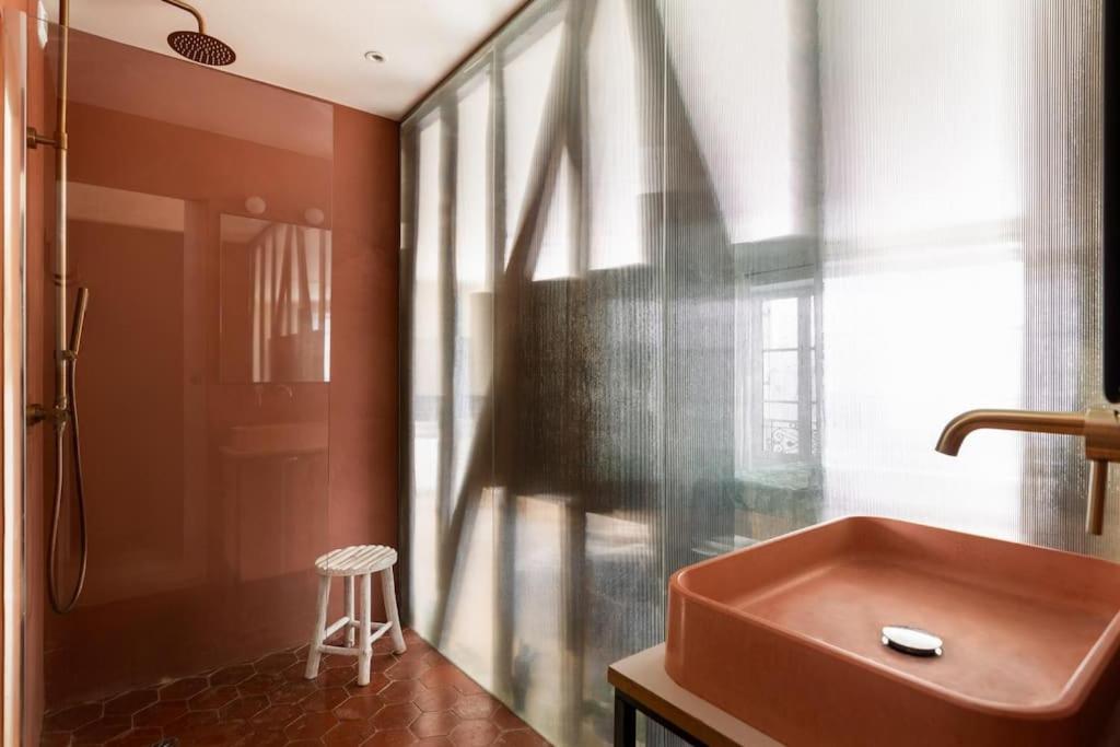Amazing Flat In An Amazing Montmartre Street